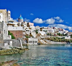 Slik bestiller du en ferge til Syros